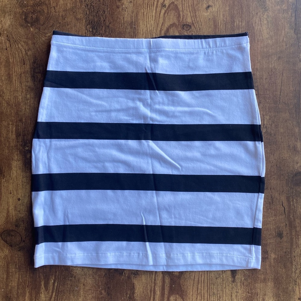 Black & white striped skirt